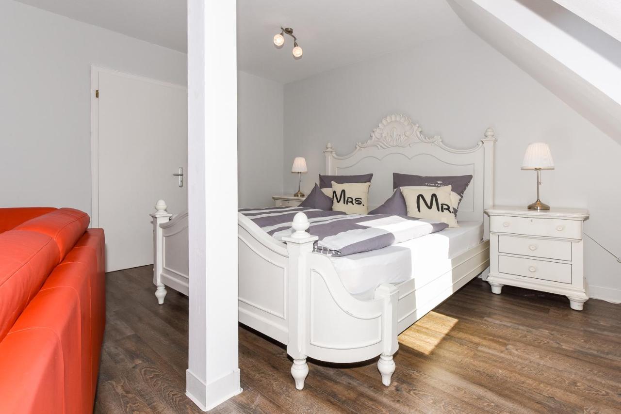 Ferienwohnungen Im Haus Ankerplatz Esens Ngoại thất bức ảnh